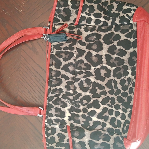 👀 HUGE LEOPARD COACH TOTE - Picture 9 of 13